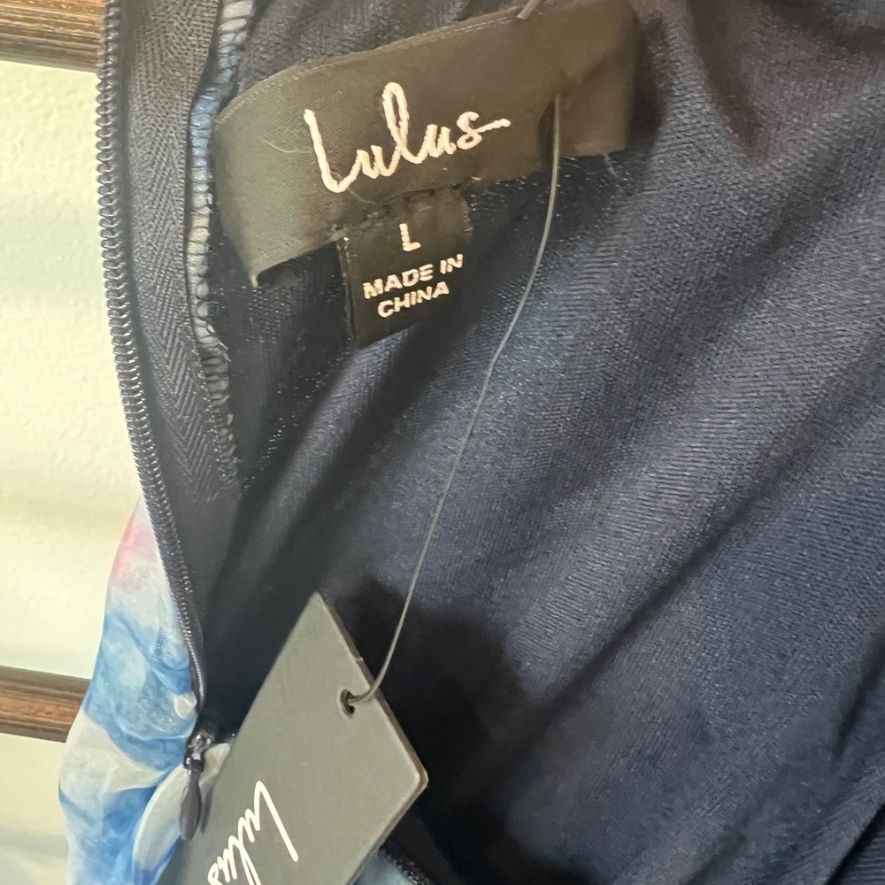 New with tags. Lulus foral print blue organza dress. - Picture 2 of 3